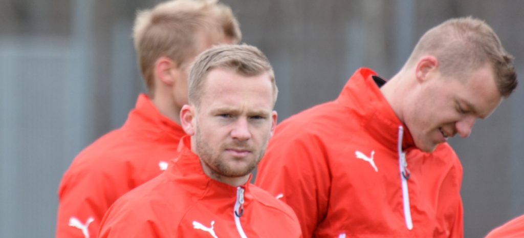 Platje lämnar men Nilsson stannar