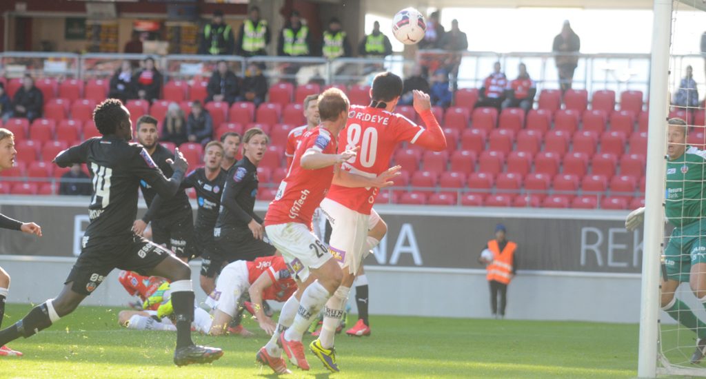 Oavgjort i premiären