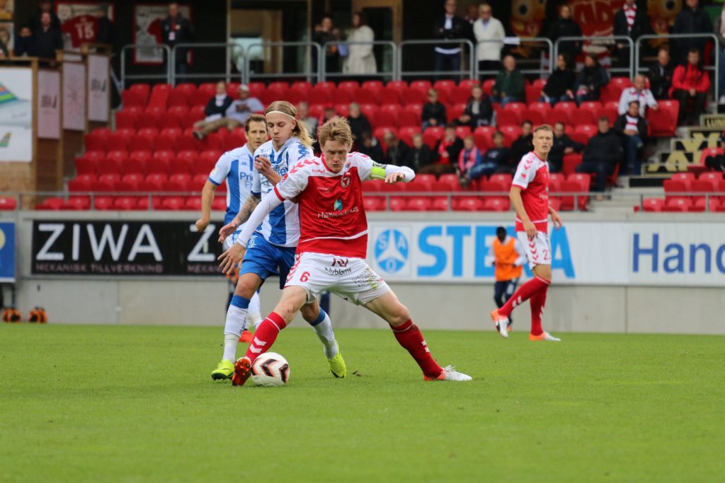 ”Vi gör en väldigt fin första halvlek idag”