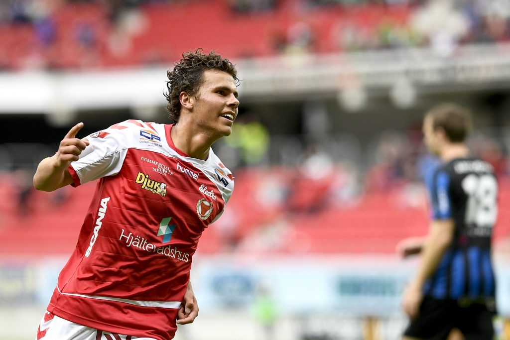 Barometern sänder matcherna på lägret