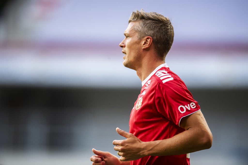 Signerad Viktor Elm-poster i shopen