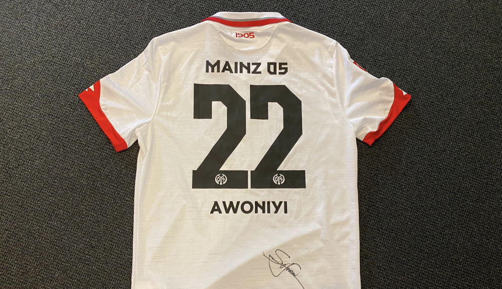 Buda hem en signerad matchtröja till förmån för KFF