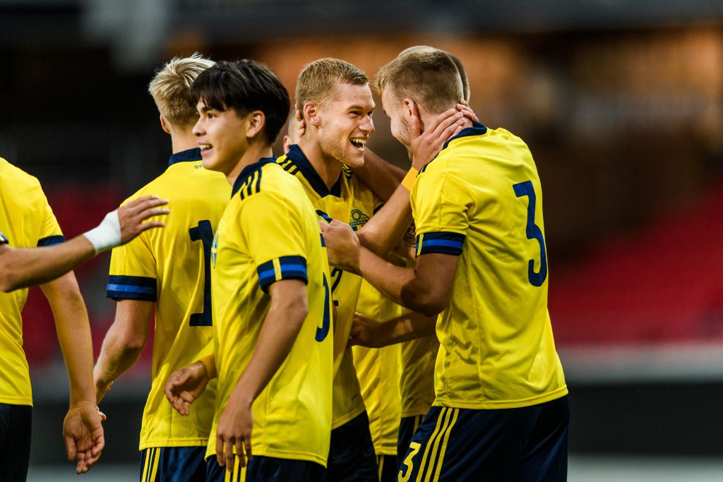 Crona debuterade när U21-landslaget vann mot Italien