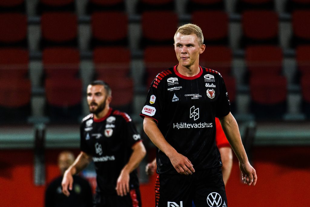 Crona förlänger avtalet