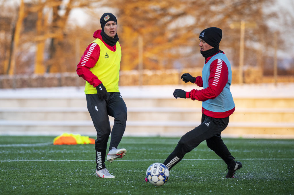 Ahlén intervjuar Erik Israelsson: ”Jag har operationstid bokad på onsdag”