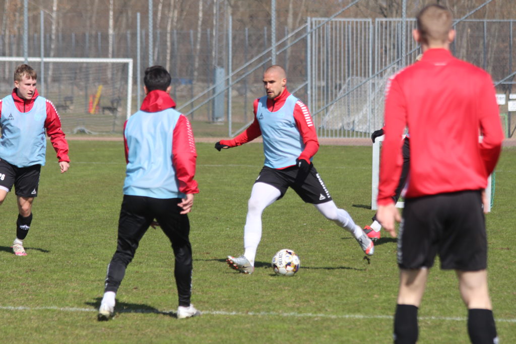 Signerat Peter Ahlén: ”Skippa konsekvenstänket. Gå ut och kör”