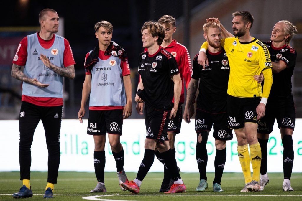 Signerat Peter Ahlén: ”Hysén-klass på Oliver Berg”