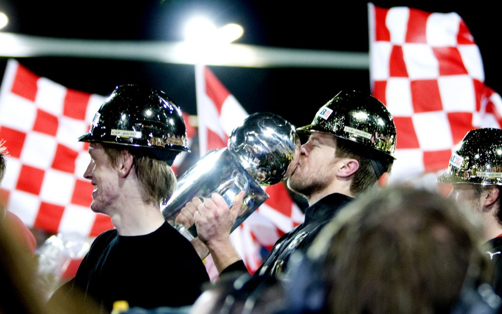 Trupperna till morgondagens välgörenhetsmatch