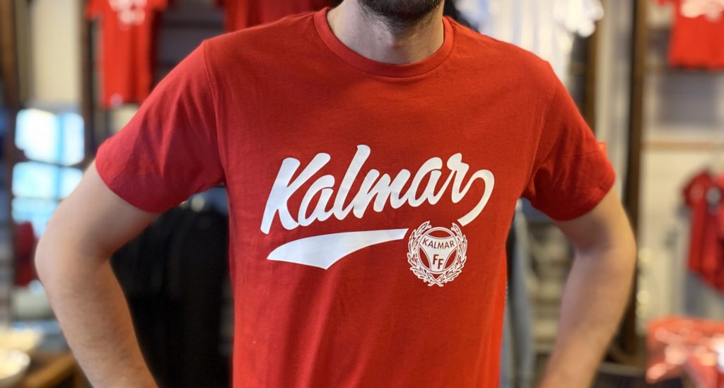 Shopen påfylld med nya T-shirts