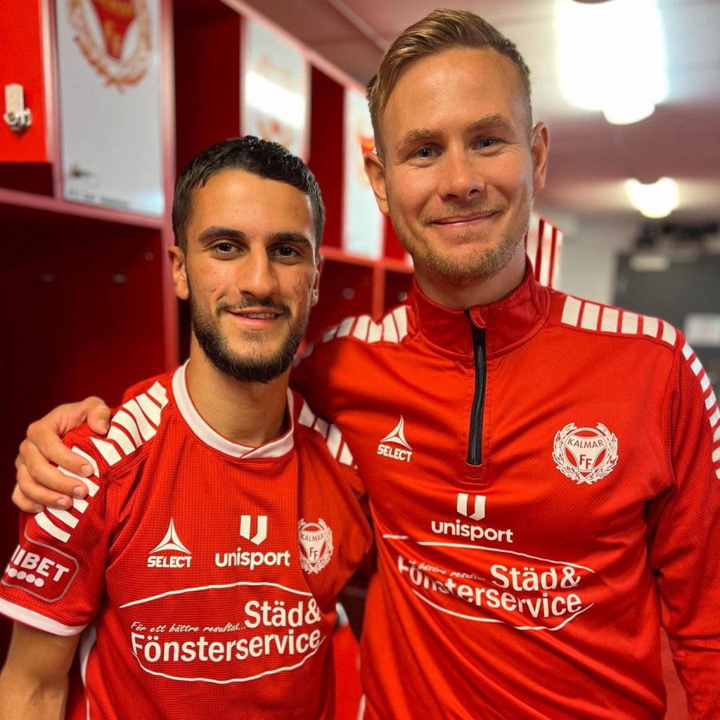 Spelarna återsamlade efter uppehållet