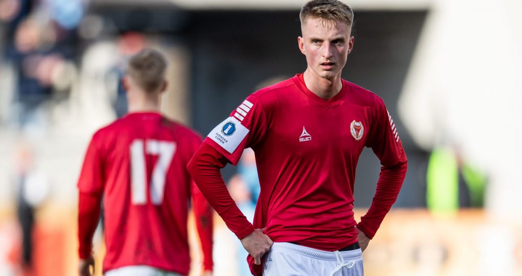 Elias Olsson lånas ut