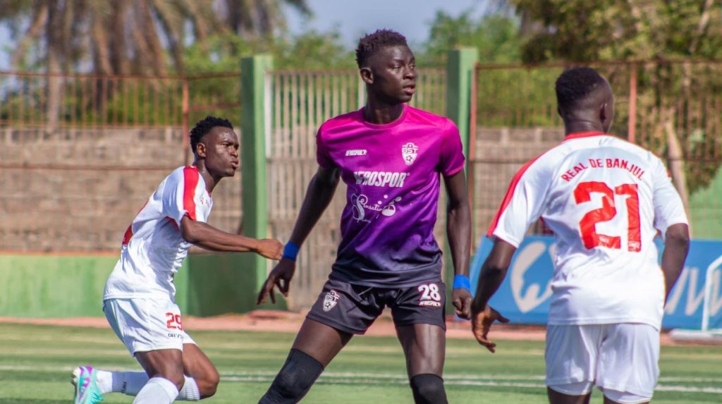 Två spelare på besök från Gambia