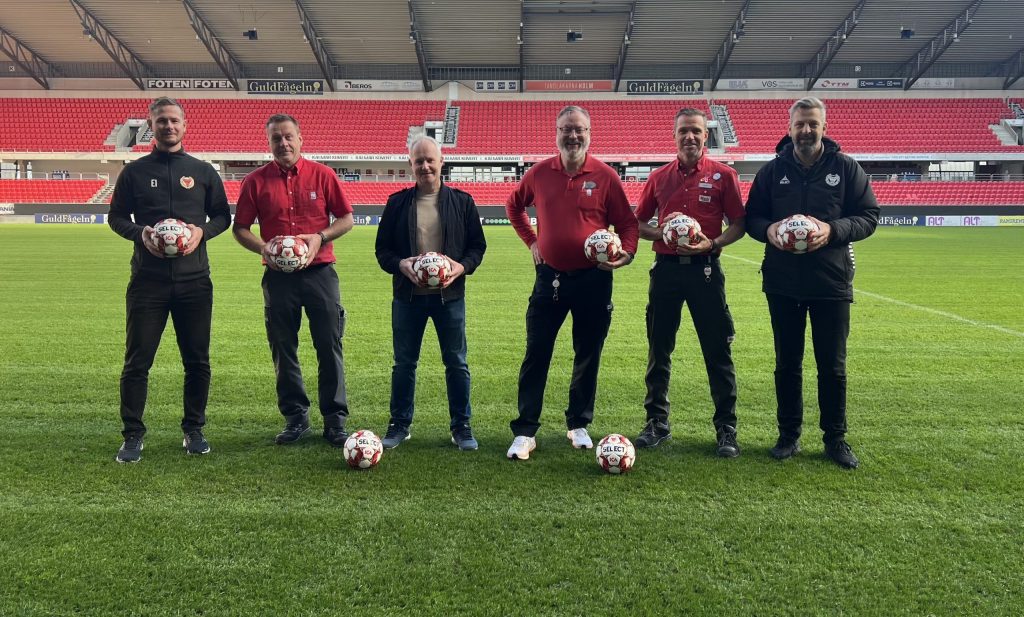 Kalmar FF och ICA delar ut fotbollar till alla förstaklassare i Kalmar