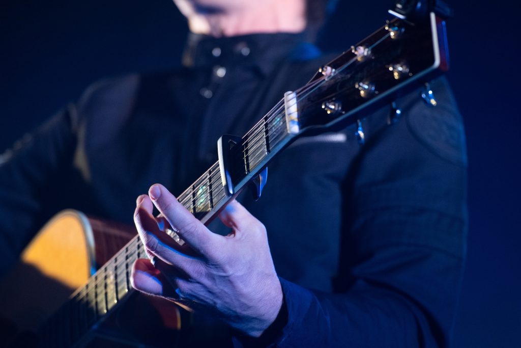 Värm upp med trubadur i FF-puben innan match på söndag