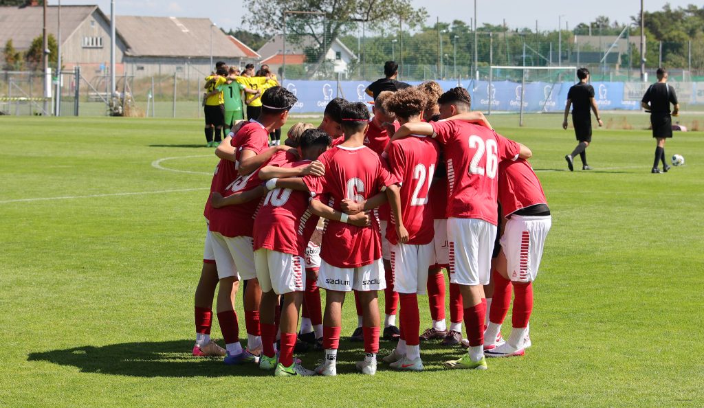 Gothia Cup Dag 1: Förlust mot BK Häcken och V-Varen Nagasaki