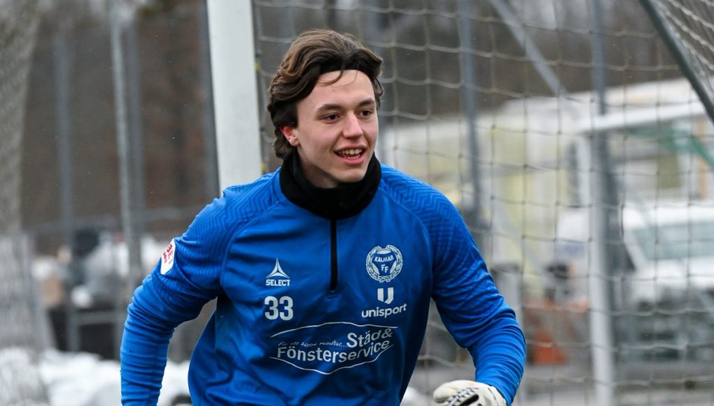 Joel Åberg skriver akademikontrakt